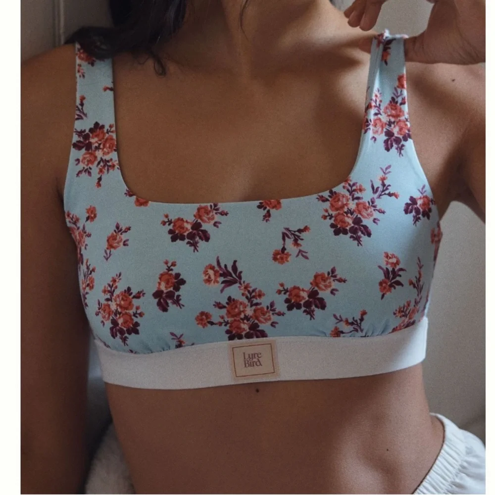 Lyre Bird Floral Scoop Bralette in Light Blue Floral Size Xl